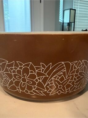 Pyrex Vintage Brown Casserole Dish